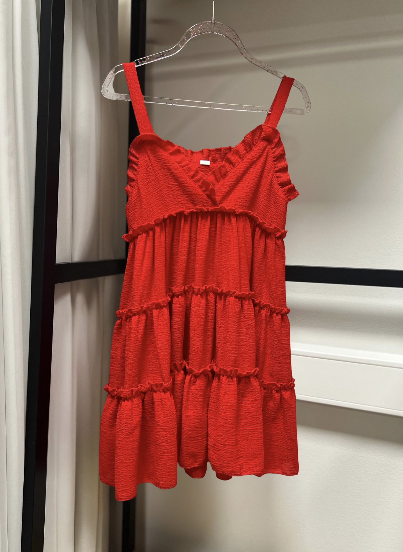 Punane volangidega suvekleit (suurus 130)