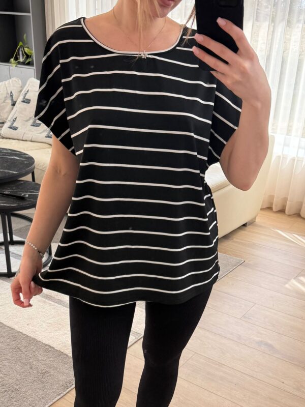 Must-valge triibuline oversize särk – XL (sobib S–XL)