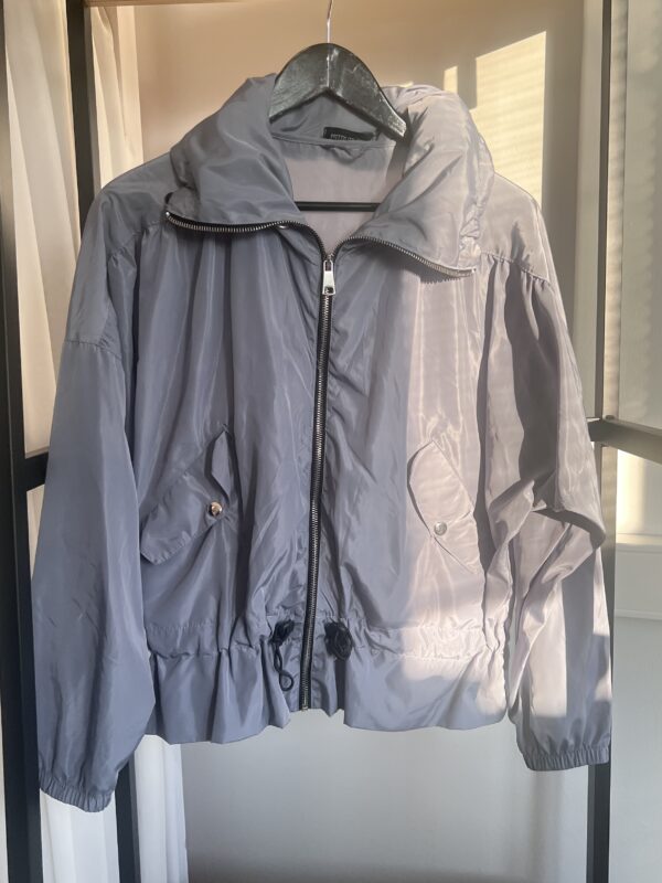 PrettyLittleThing helehall tuulejope – EU 36 (S)