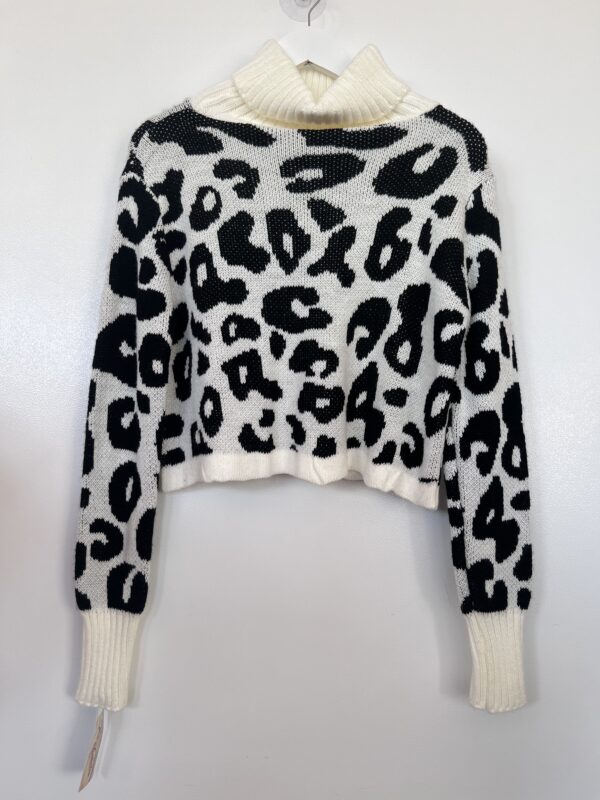 Must-valge leopardimustriga lühike kampsun
