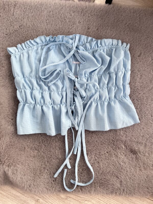 Helesinine satsidega crop top (L)